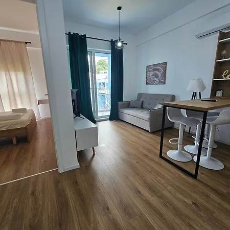 Cozy Nest - Check-in 24h شقة تيرانا